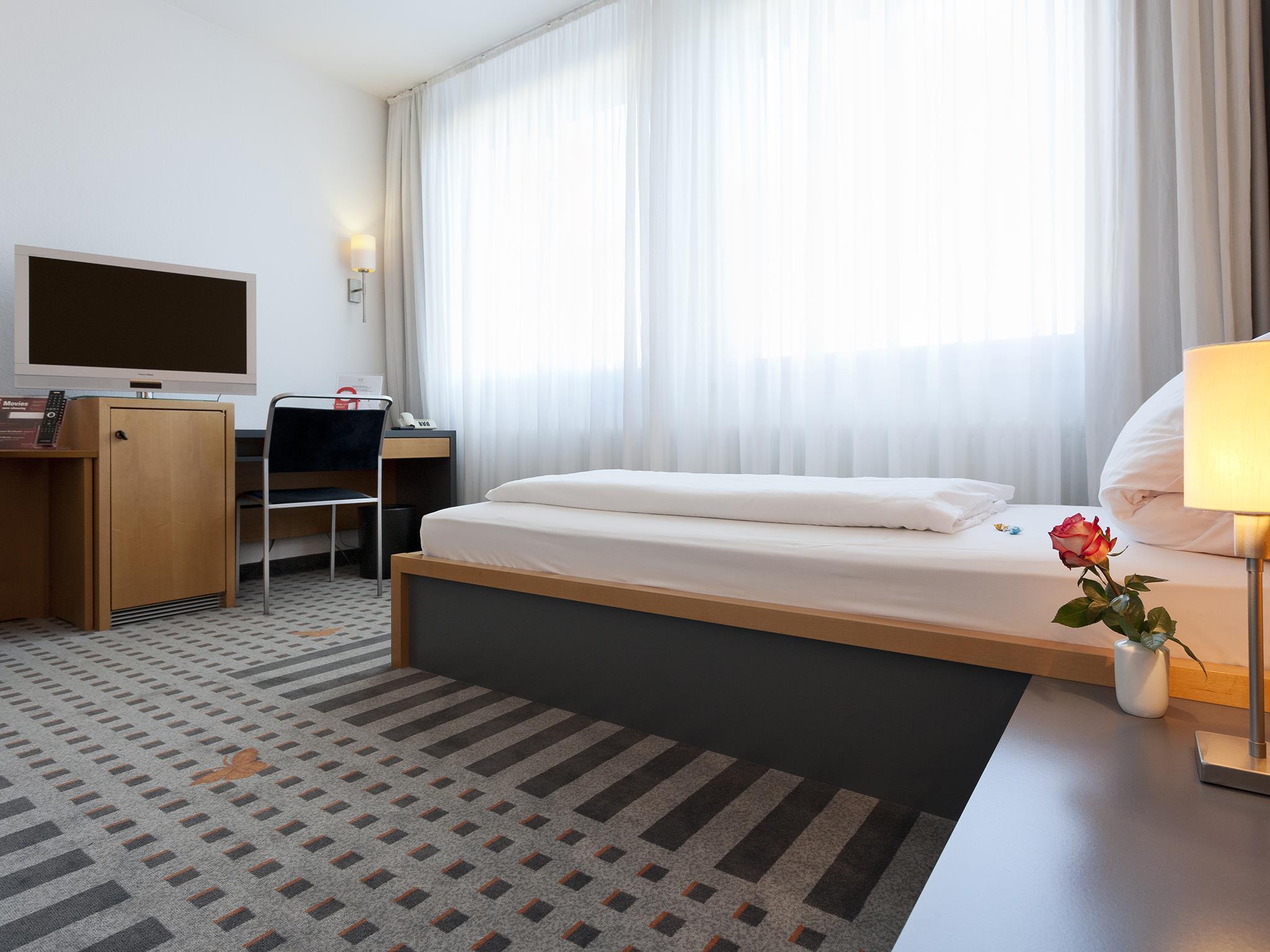 Best Western Hotel Am Europaplatz Кёнигсбрунн Экстерьер фото